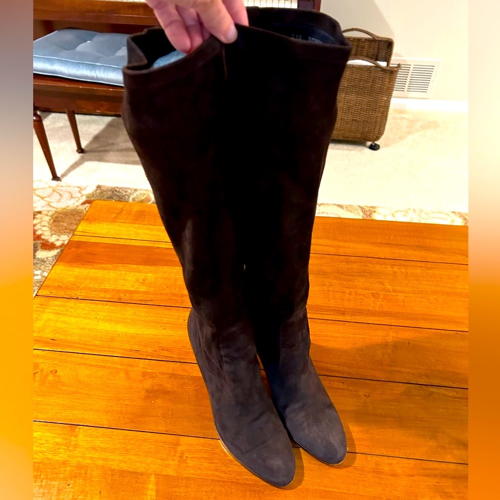 Cole Haan tall brown suede boots with Nike Air technology. Size 8.5M w/dust bags